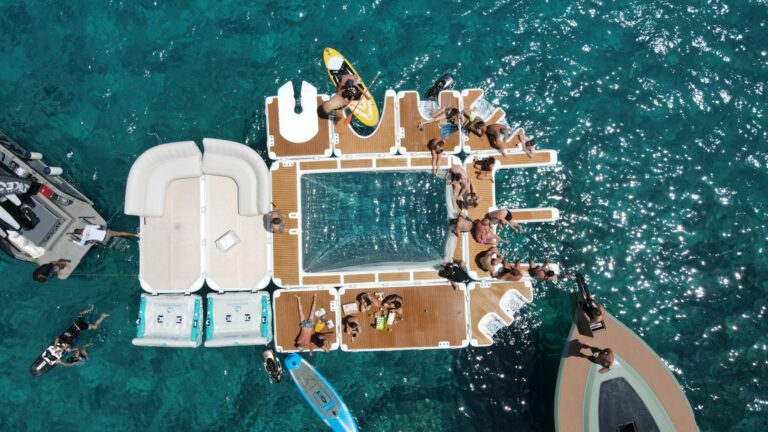 YachtBeach Platform 3.08 Premium Teak official YachtBeach media 6
