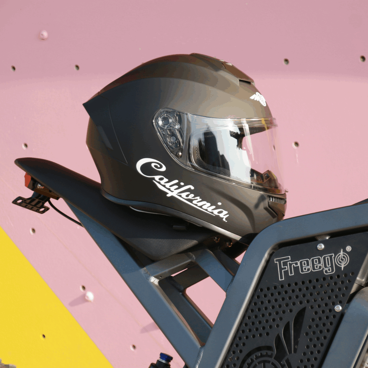 Freego Custom AeroFlow Full-Face Helmet – DOT Certified