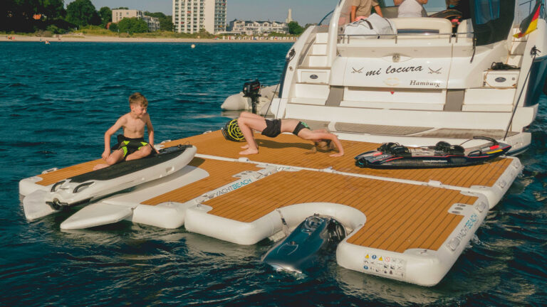 YachtBeach Platform 4.10 Premium Teak official YachtBeach media 3