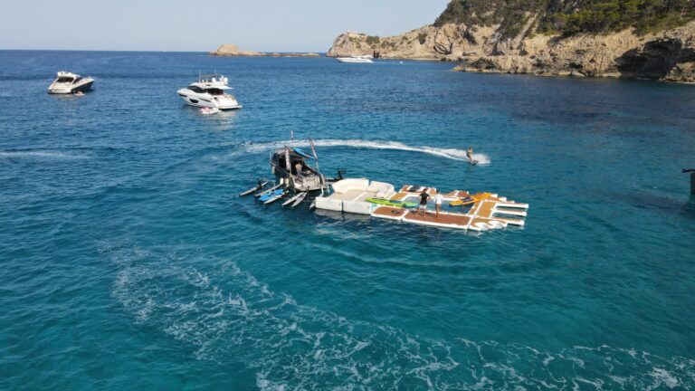 YachtBeach Platform 3.08 Premium Teak official YachtBeach media 5
