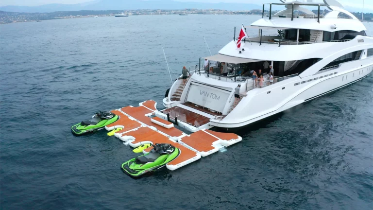 YachtBeach Toy Dock 8.20